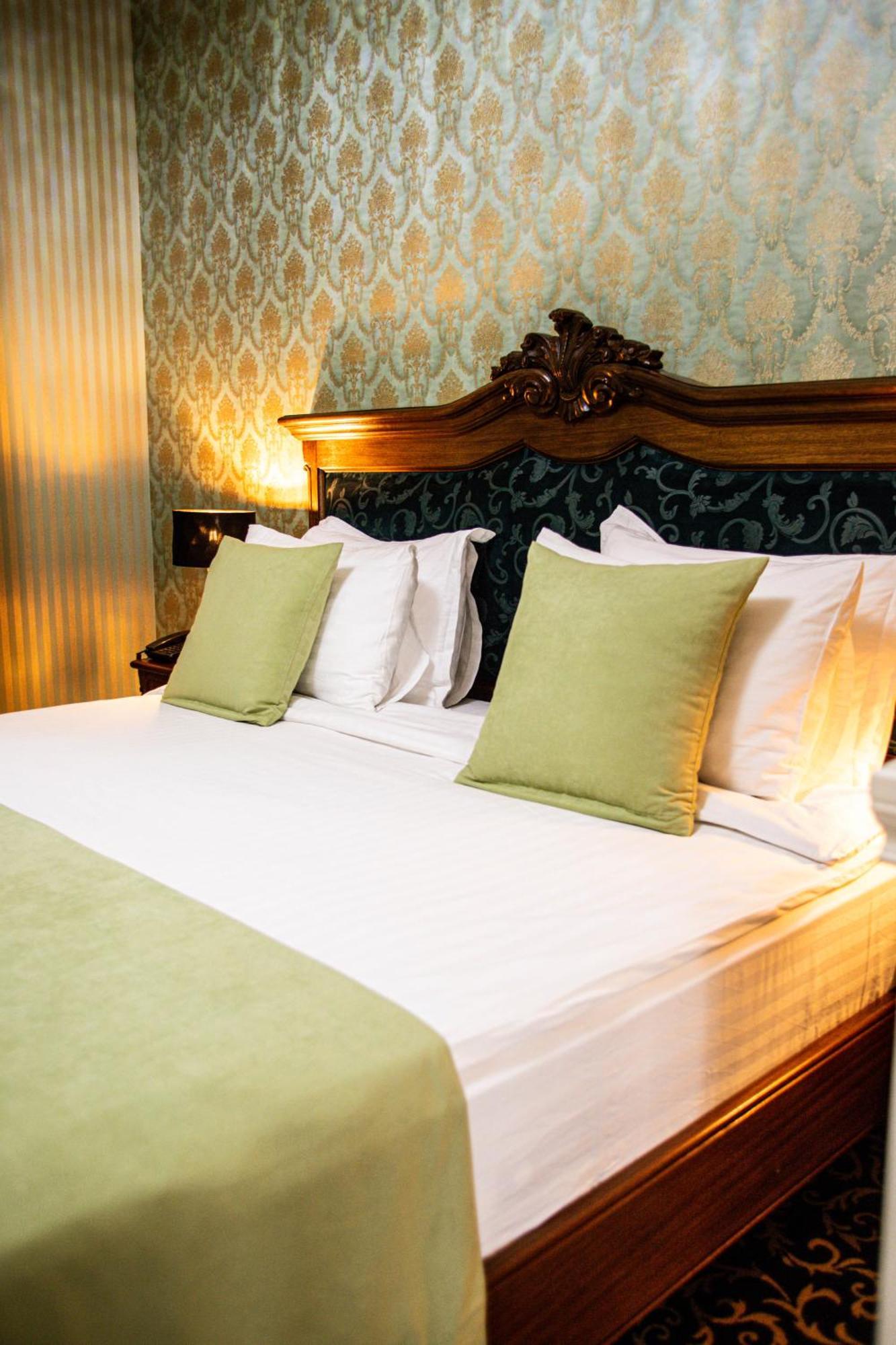 Envy Hotel Durres Bagian luar foto