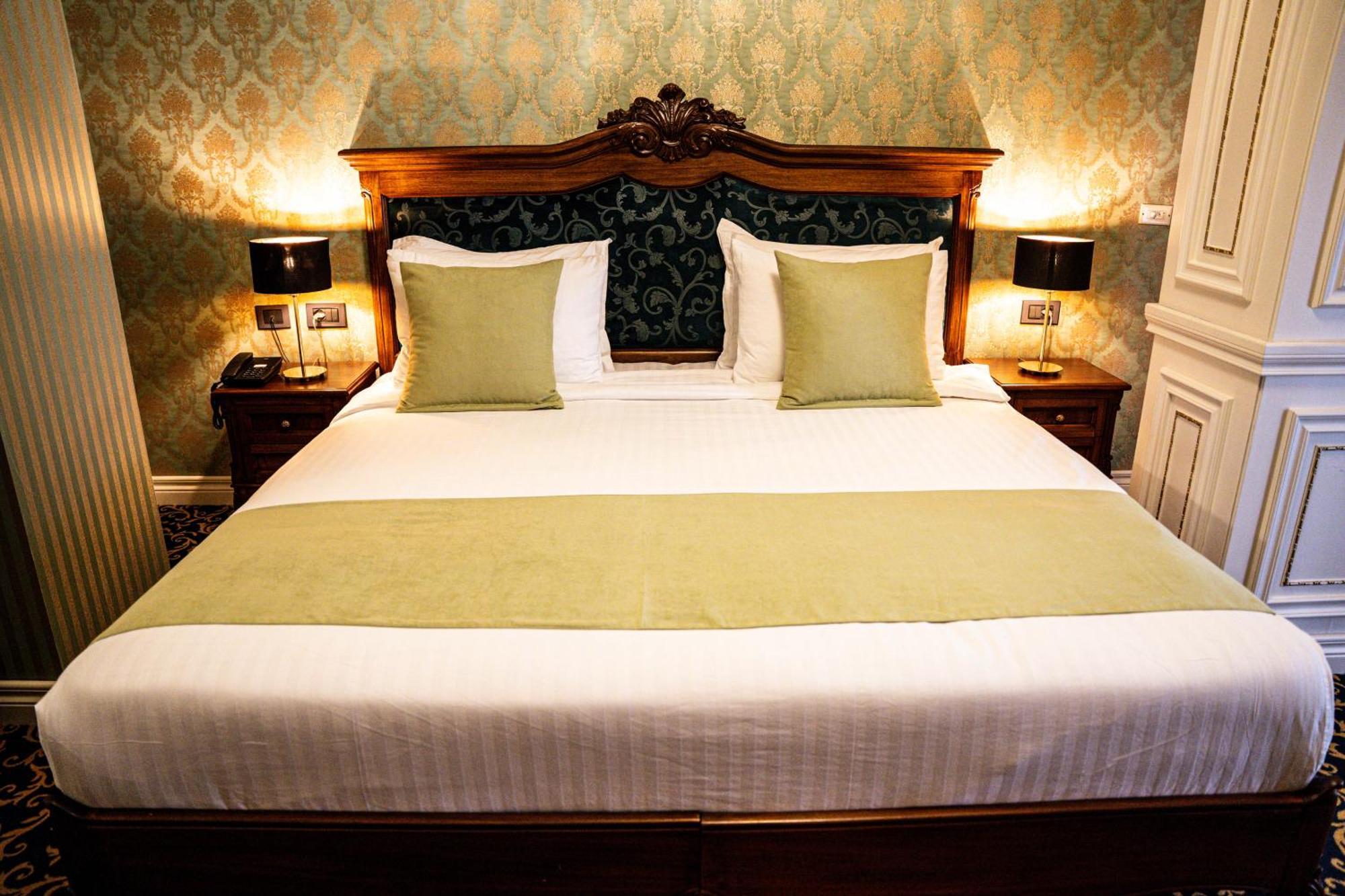 Envy Hotel Durres Bagian luar foto